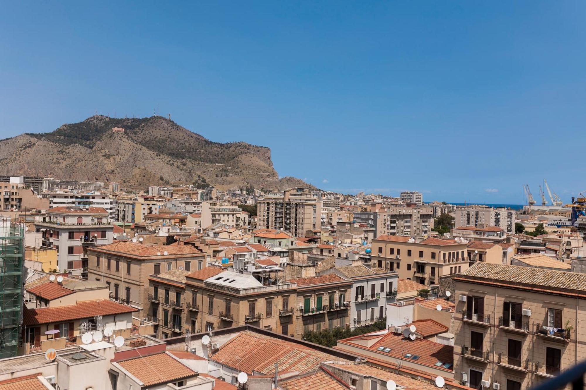Politeama Charming Apartment Palermo Eksteriør billede