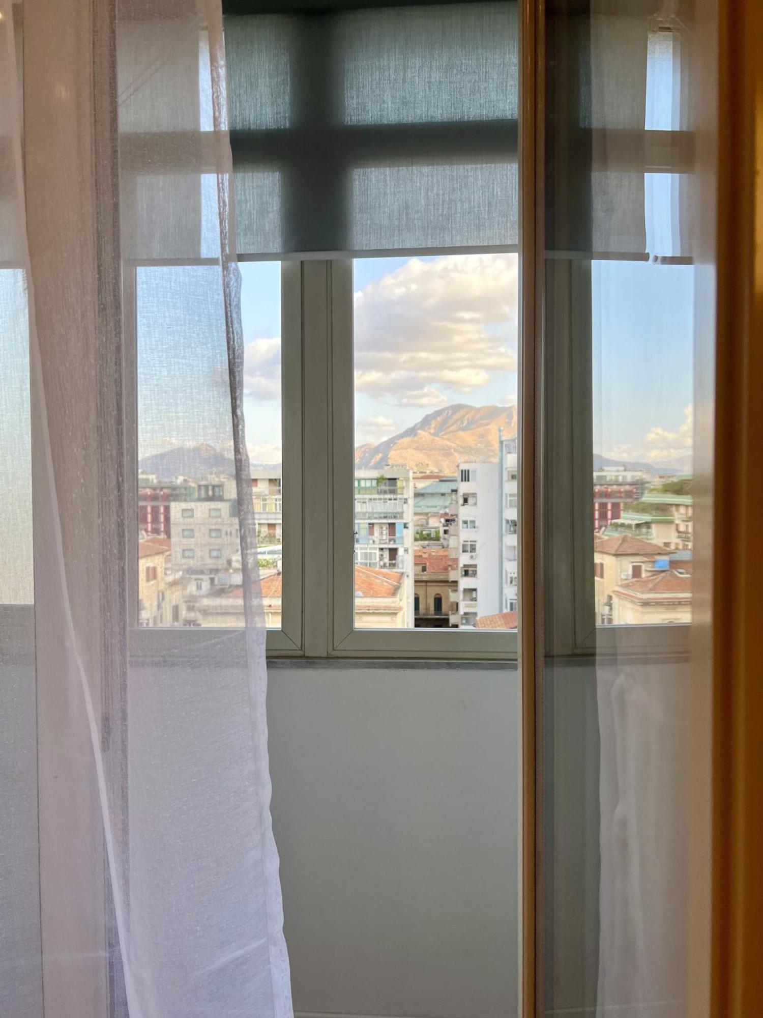 Politeama Charming Apartment Palermo Eksteriør billede