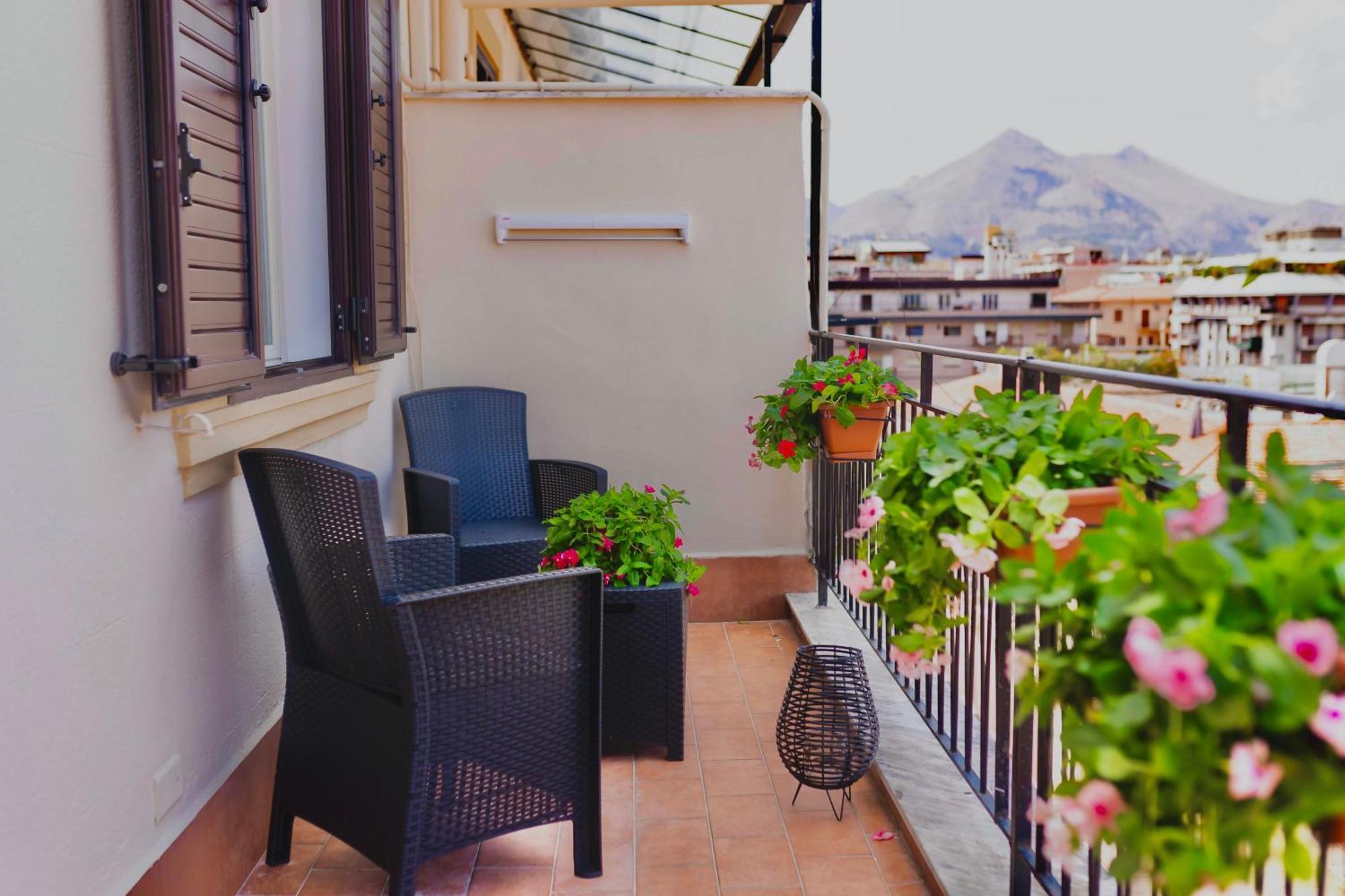 Politeama Charming Apartment Palermo Eksteriør billede